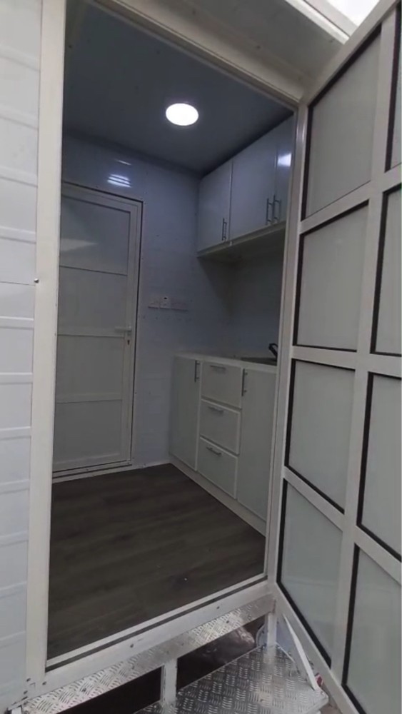 Caravan, cabin & toilet for sale - 2