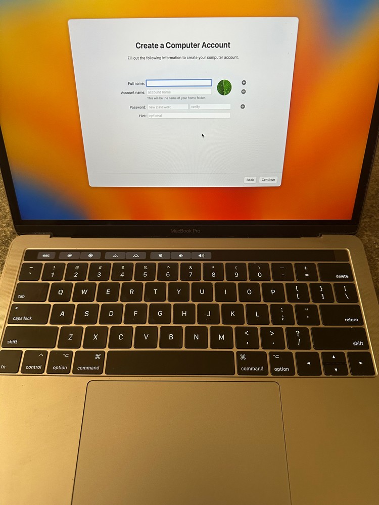 MACBOOK PRO - 3