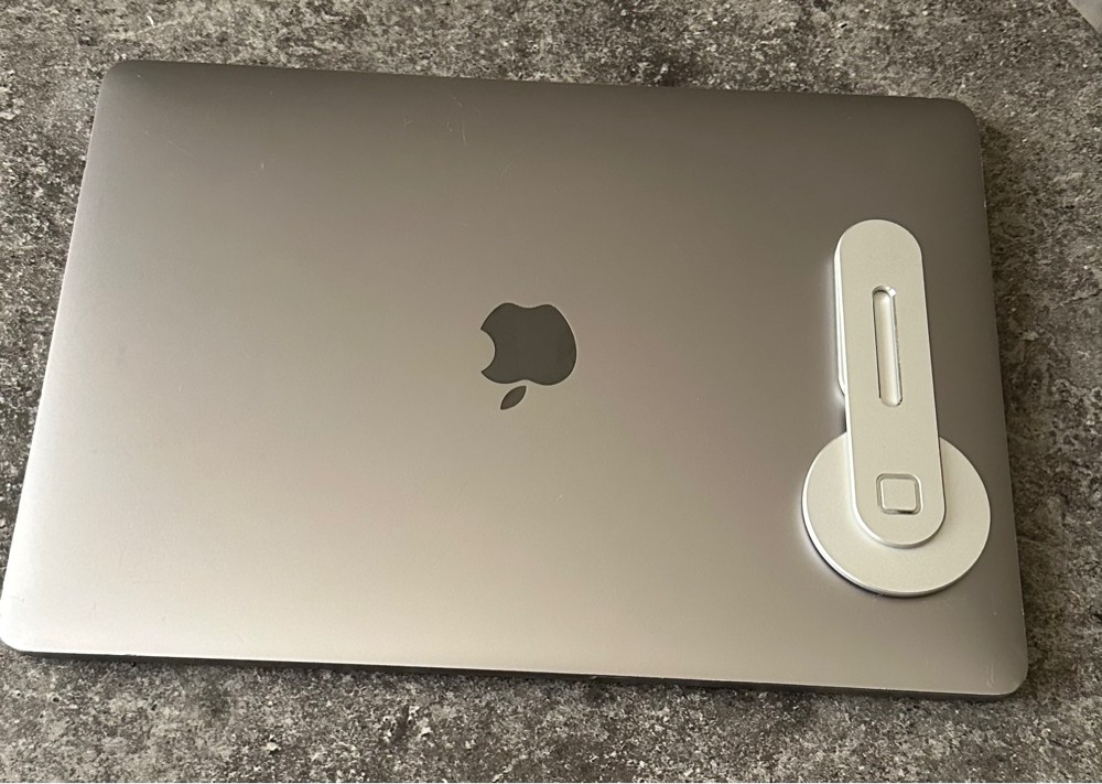 MACBOOK PRO - 1
