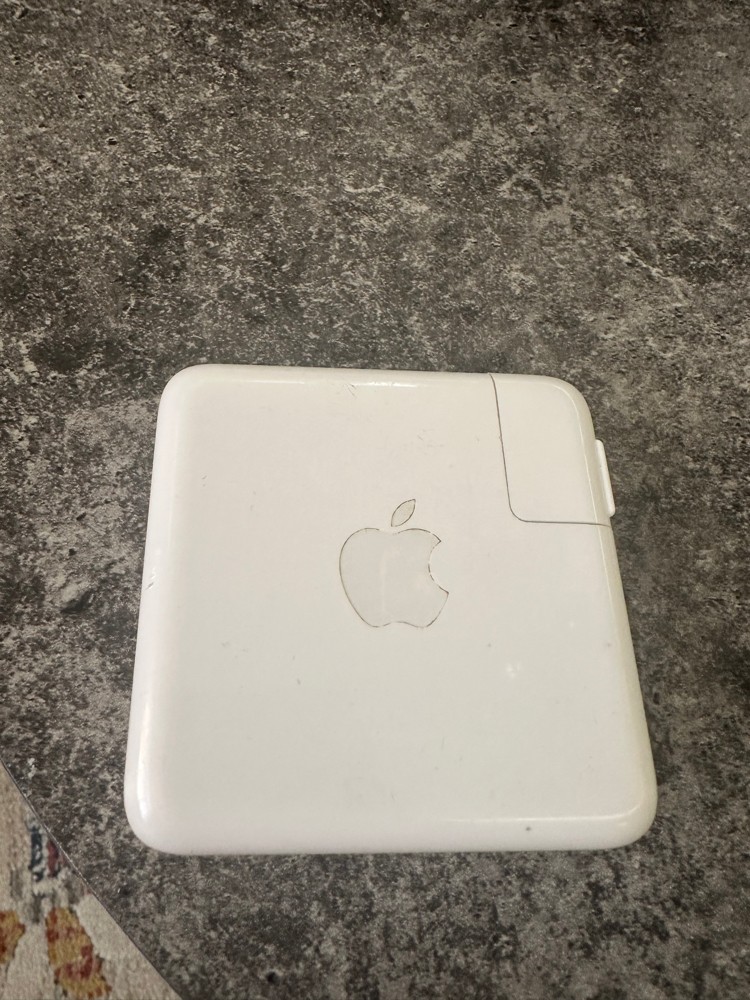 MACBOOK PRO - 4