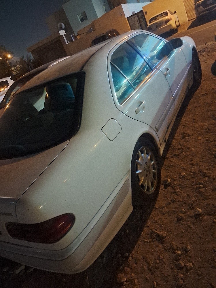 مرسيدس اي ٢٠٠ كمبروسور - 3