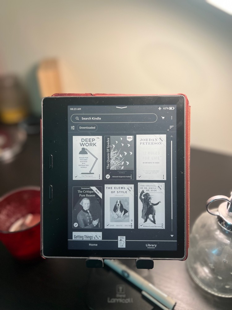 Kindle OASIS 10th Gen 32GB WIFI/LTE - 2