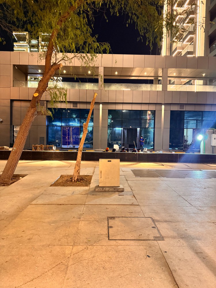 For sail or rent showroom lusail - 5