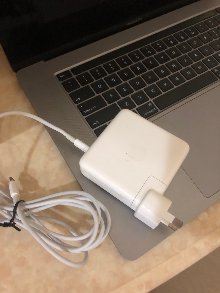 Apple MacBook pro 16” A2141 - 2