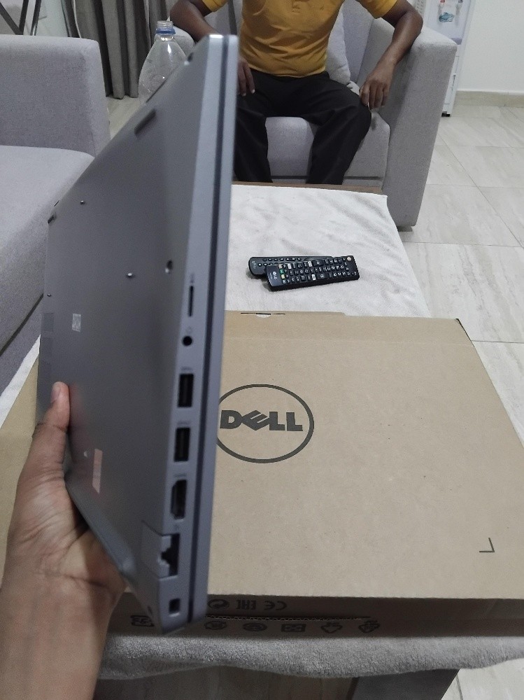 Dell Latitude 5520 - 4