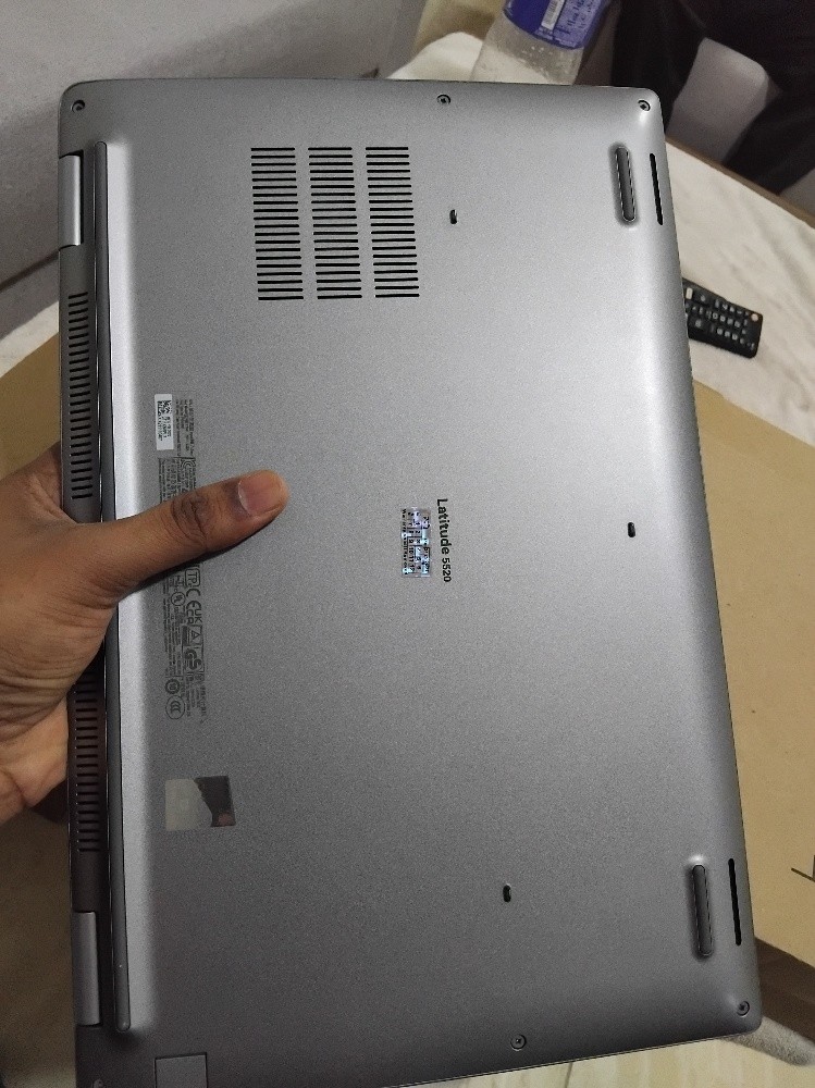 Dell Latitude 5520 - 5