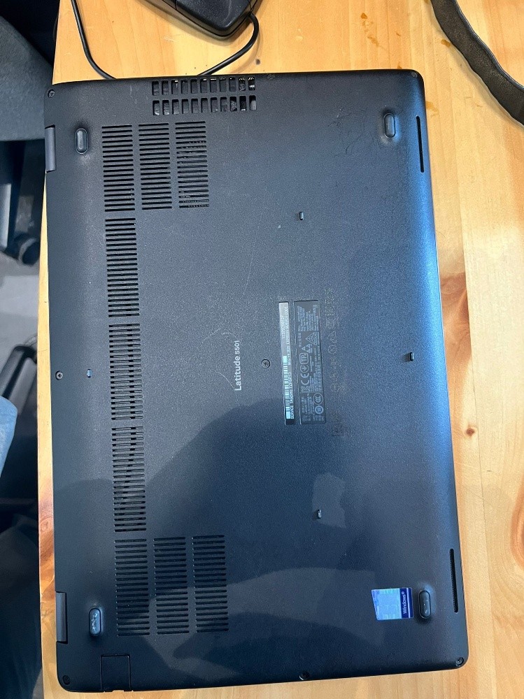 Dell latitude 5501 laptop - 3