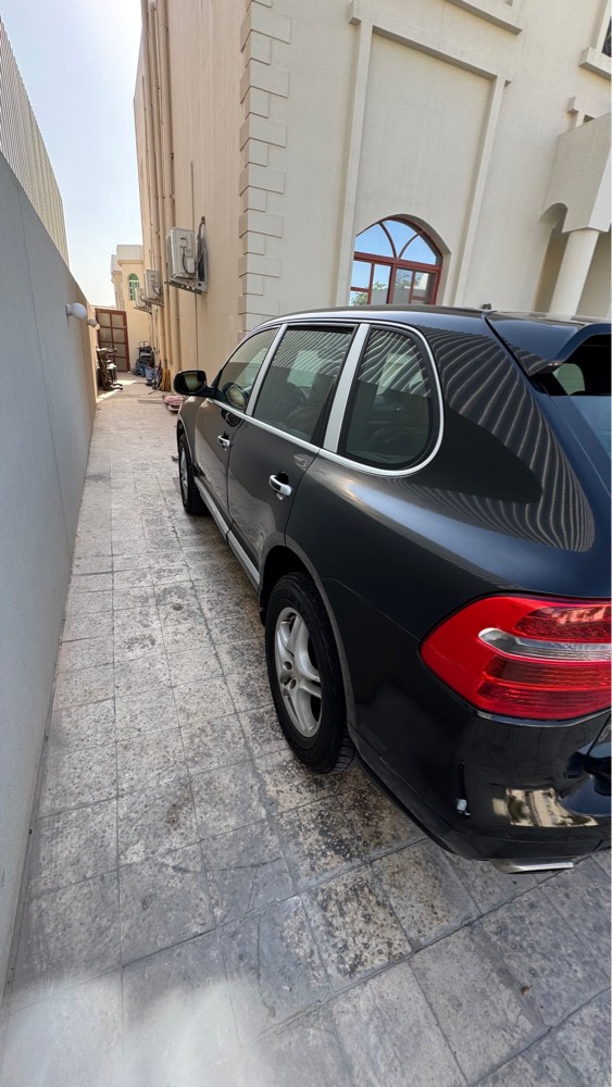 porsche cayenne black - 2