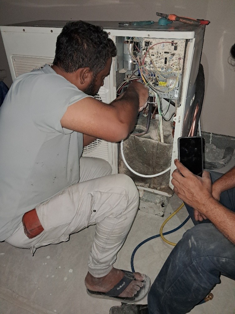 General latest model AC Selling. - 14