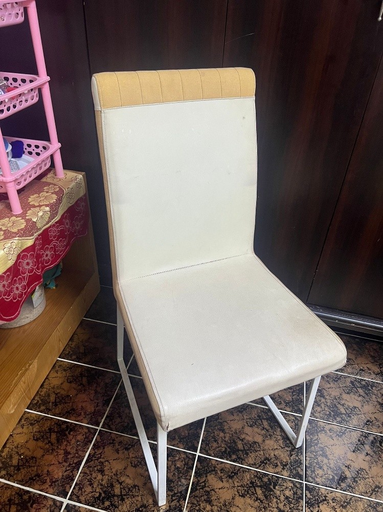 4 chairs for sale - 2
