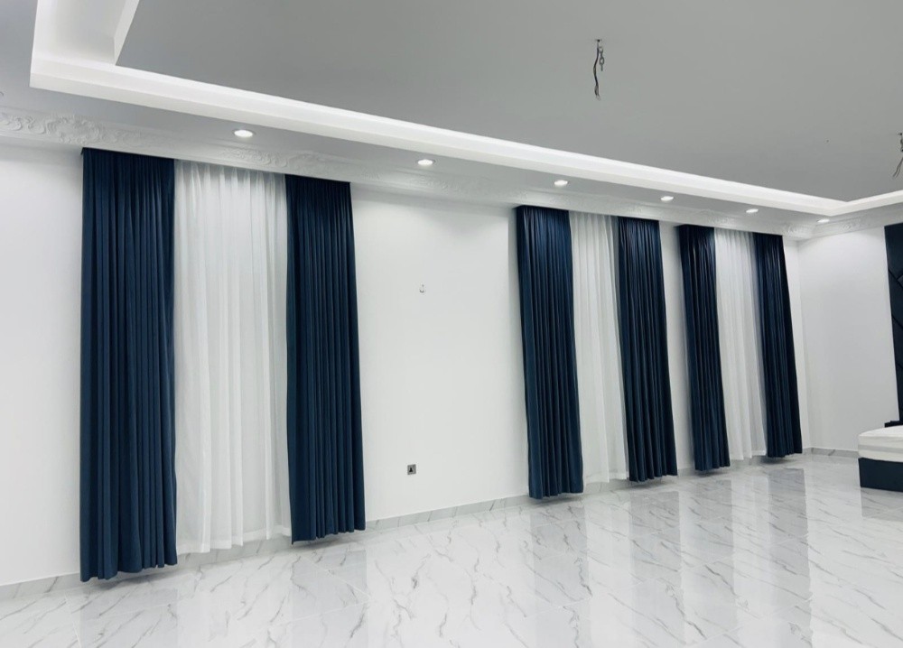 making new sofa & curtains - 20