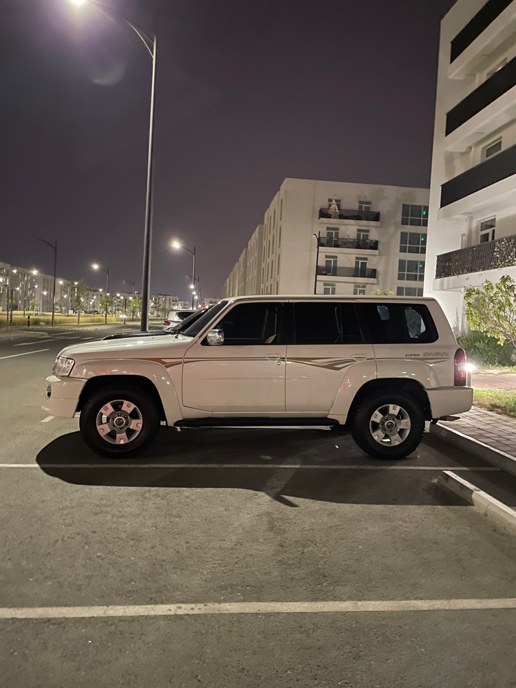 Nissan patrol super safari  - 2