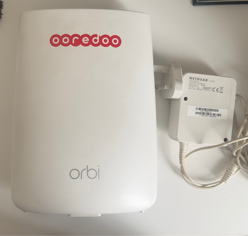 Orbi Router RBR50 - 1