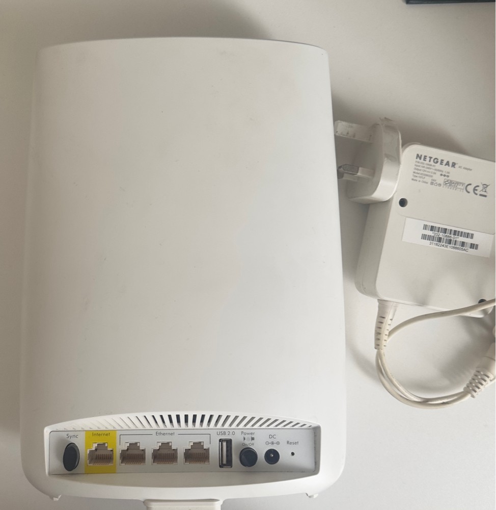 Orbi Router RBR50 - 3