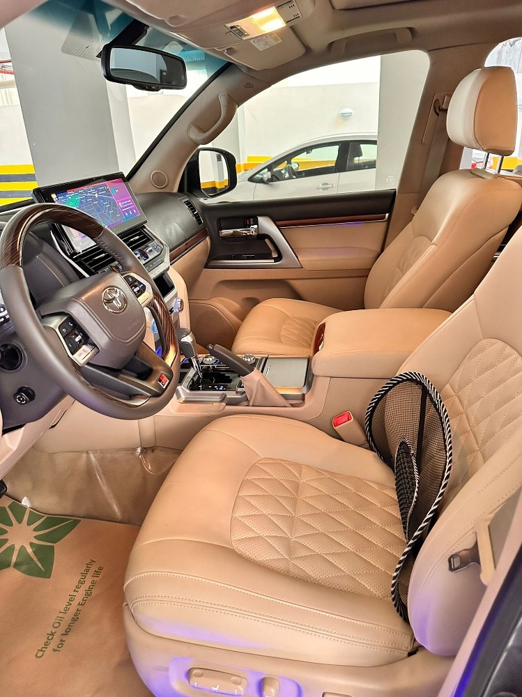 land cruiser 2023 - 5