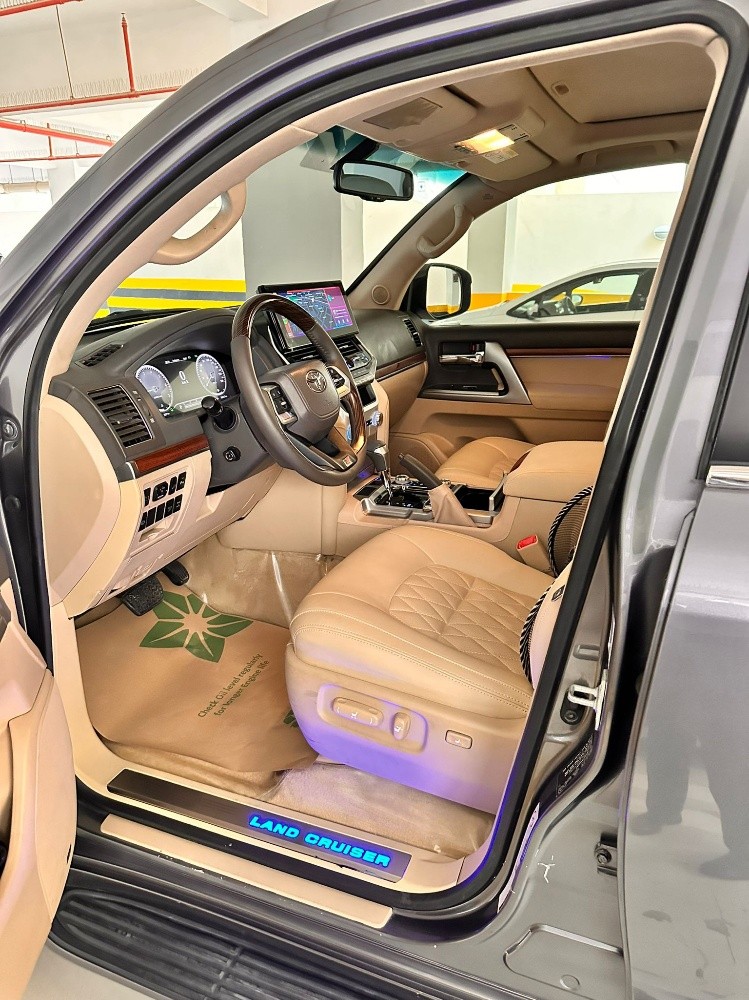land cruiser 2023 - 4