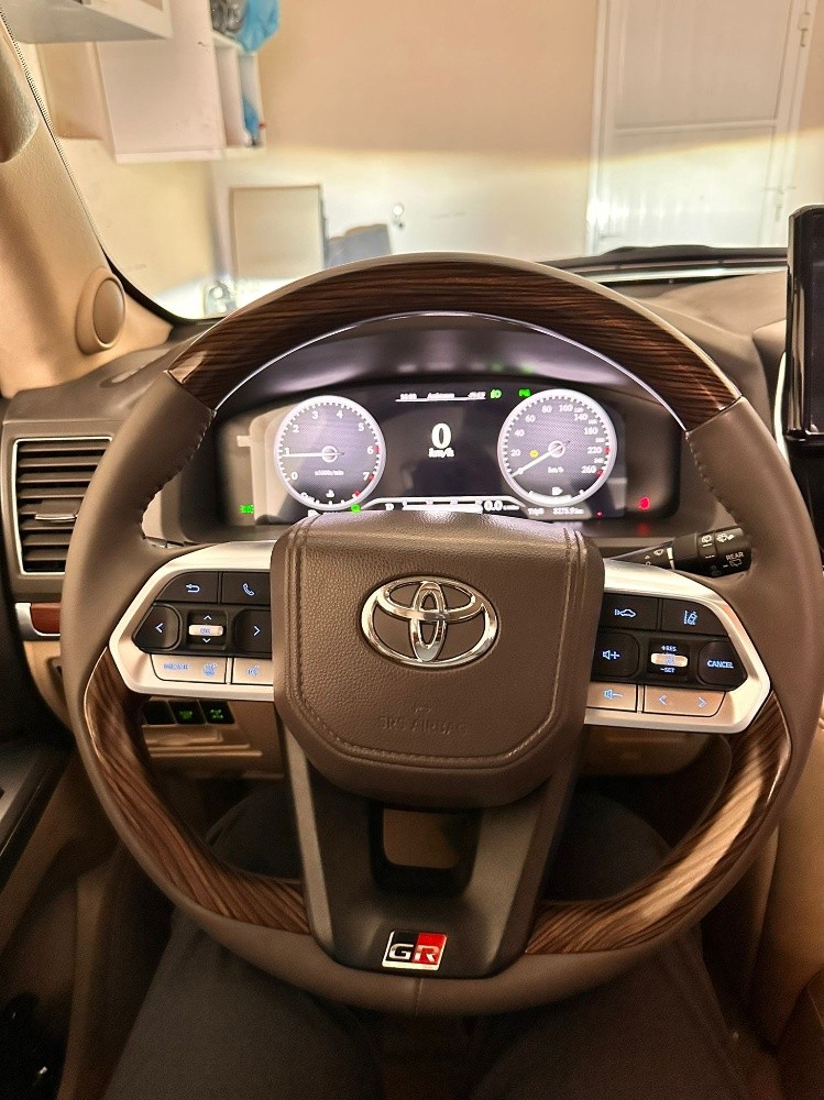 land cruiser 2023 - 11