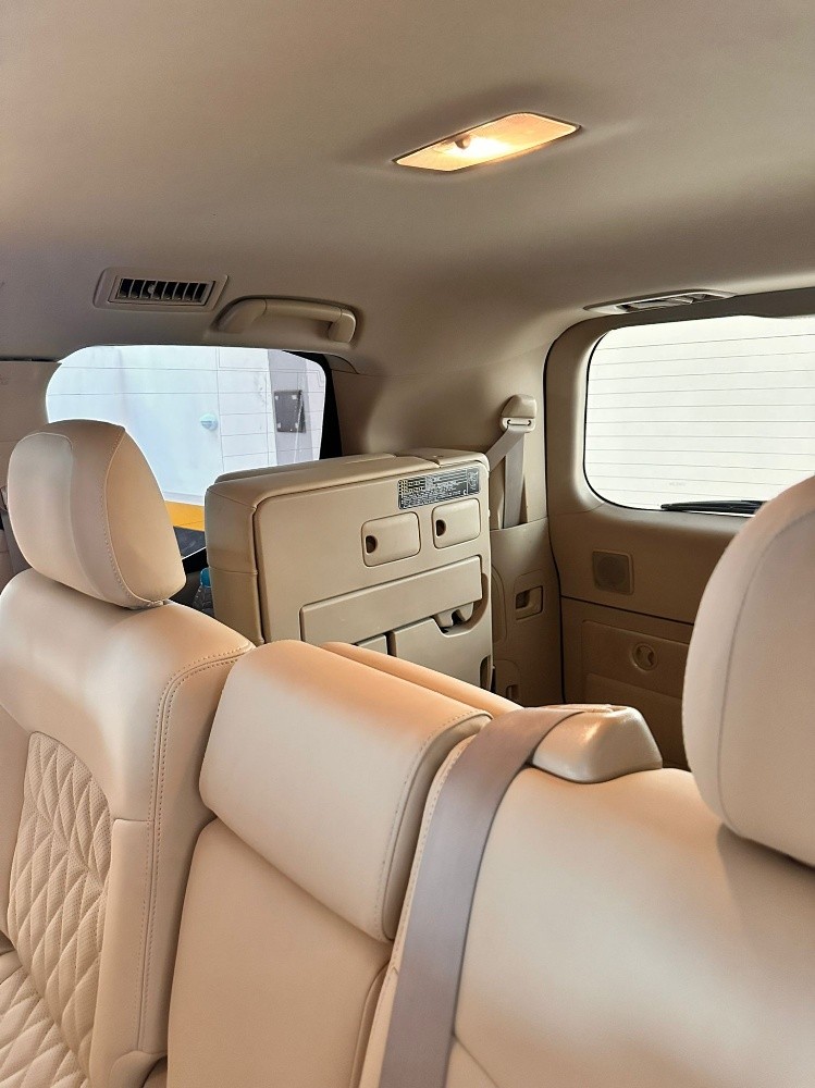 land cruiser 2023 - 10