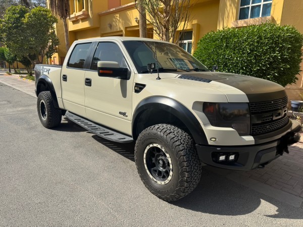 2013 Ford 4-door F150 SVT Raptor - 2