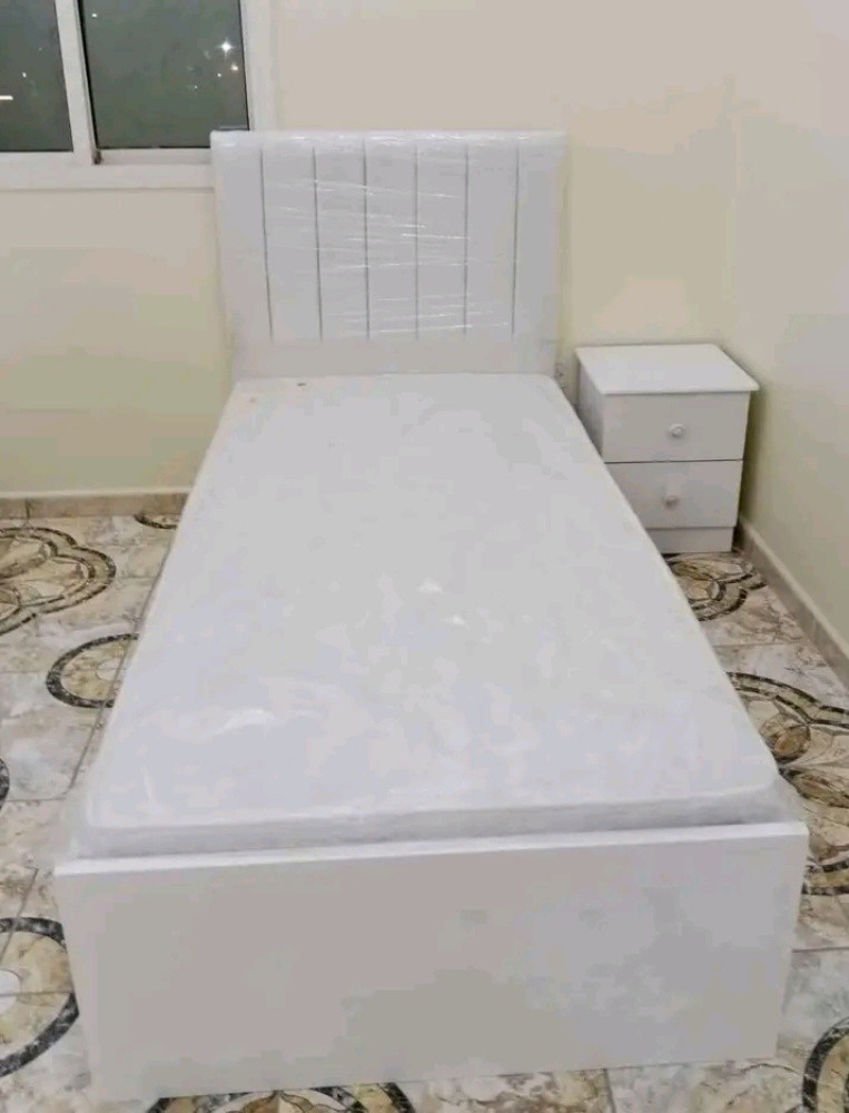 سرير ملابس خشبي جديد متاح - 17