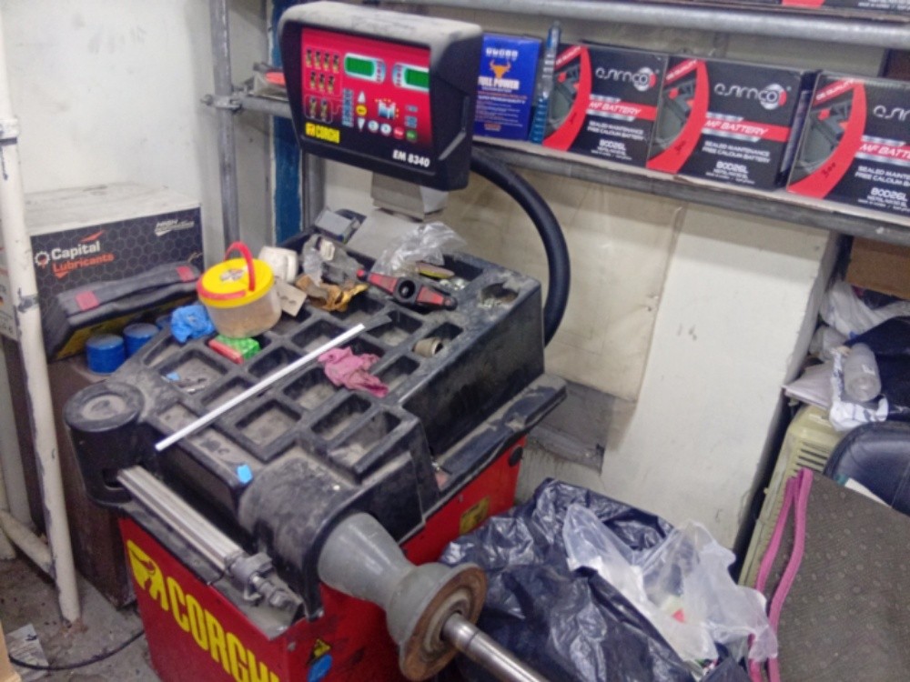 corghi wheel balance machine - 1