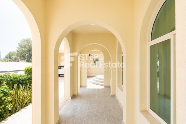Luxurious 5Bedroom Villa for Rent - 14