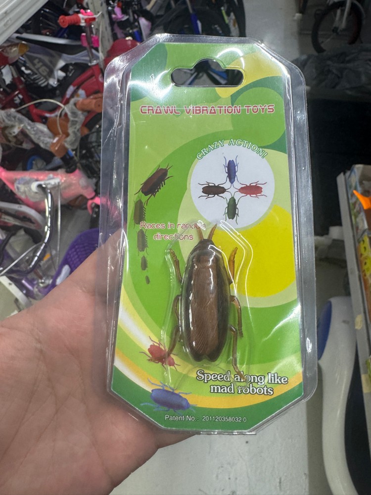Electric Crawling Cockroach - 4