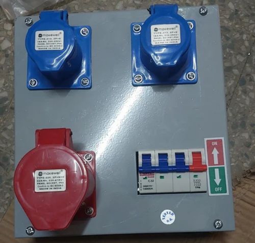 INDUSTRIAL SOCKET PANEL - 7