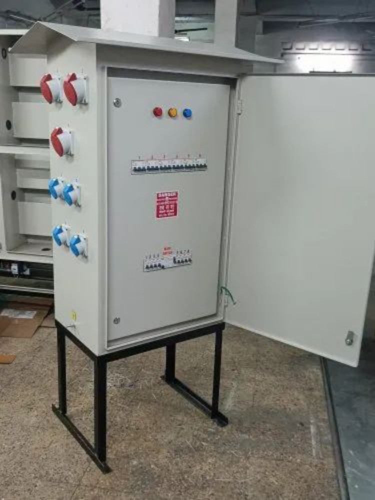 INDUSTRIAL SOCKET PANEL - 3