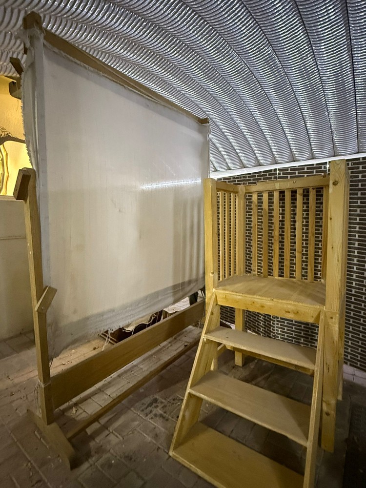 Stair Platform for Carpet Weaving - 1