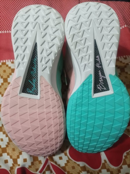 Basketball shoes - 2