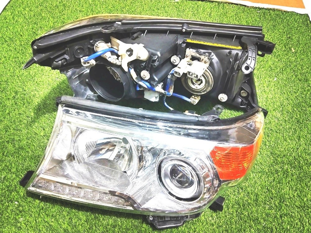 Land Cruiser 2012 Headlight - 1