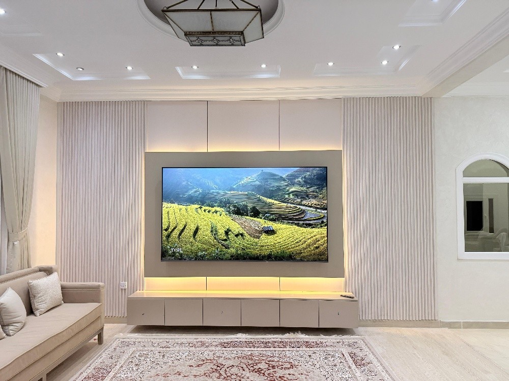 Television & Wall Decor - 1