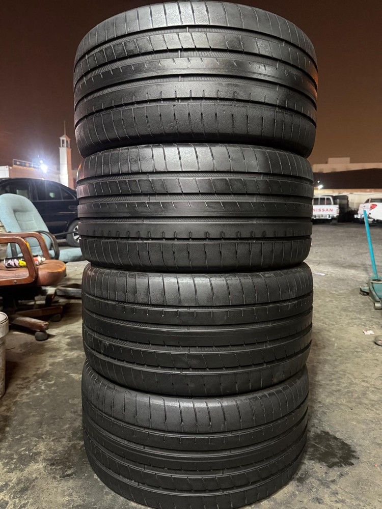 295/35/21”Goodyaer tire - 2
