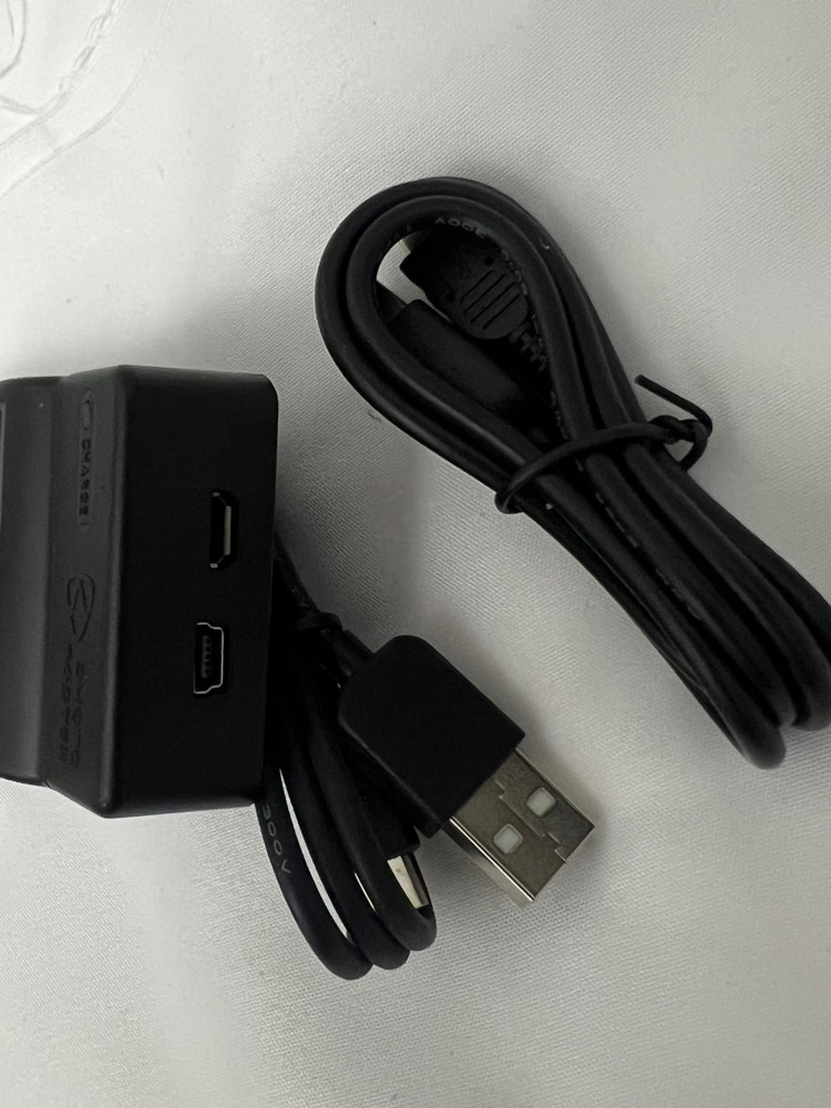 charger for canon batteries  - 4
