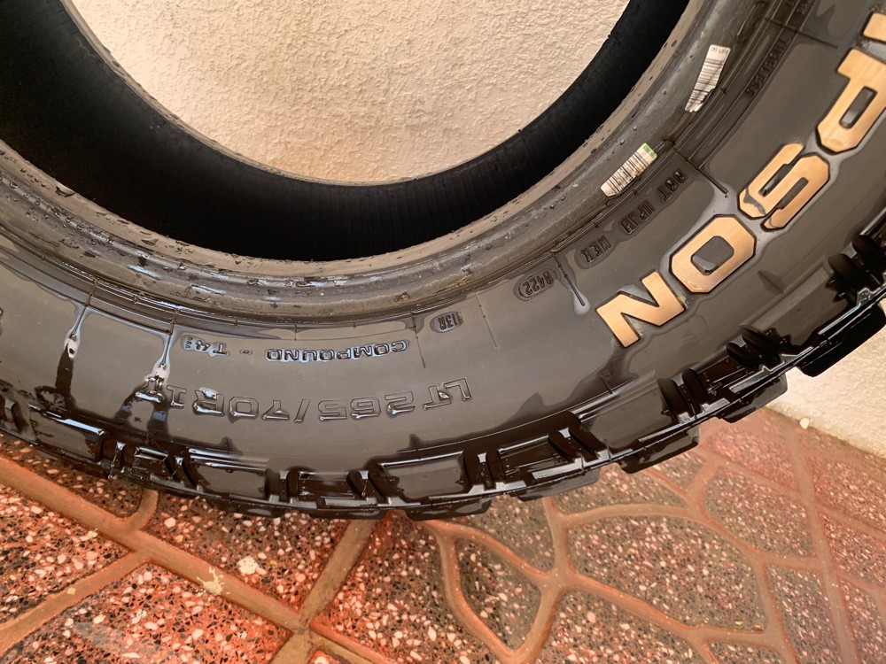 original tires in good condition  - 10