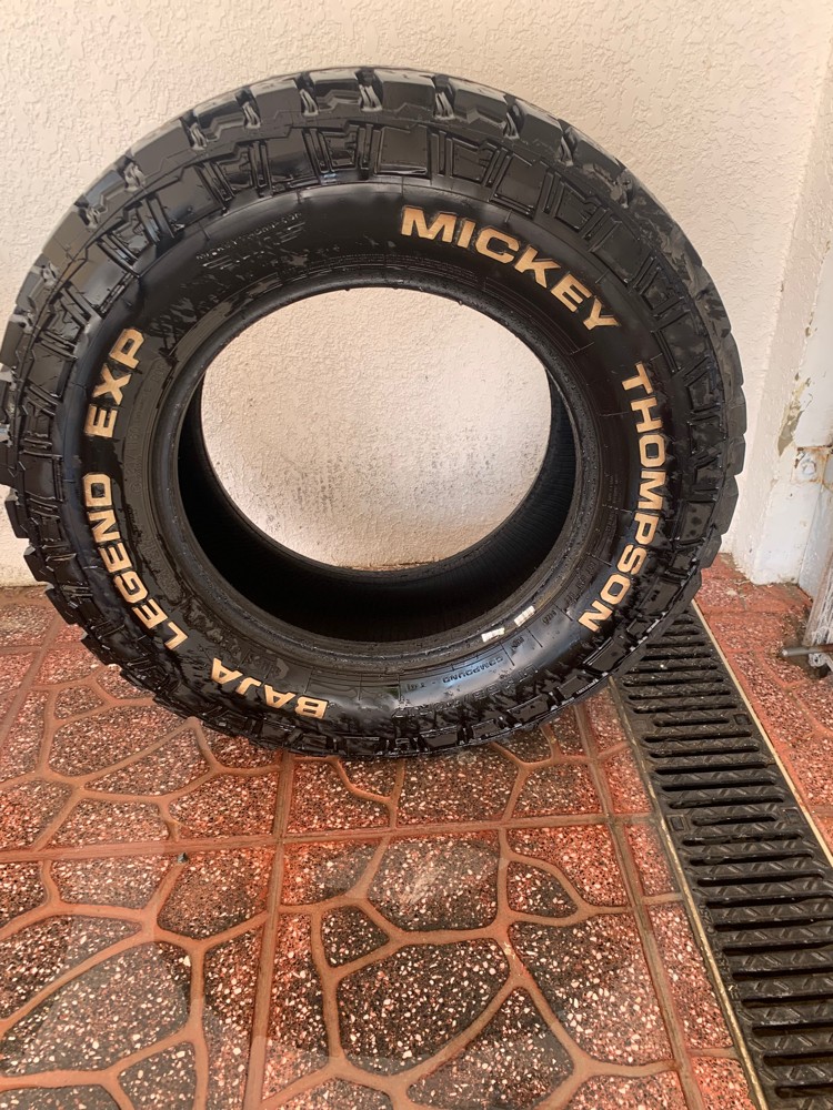 original tires in good condition  - 3