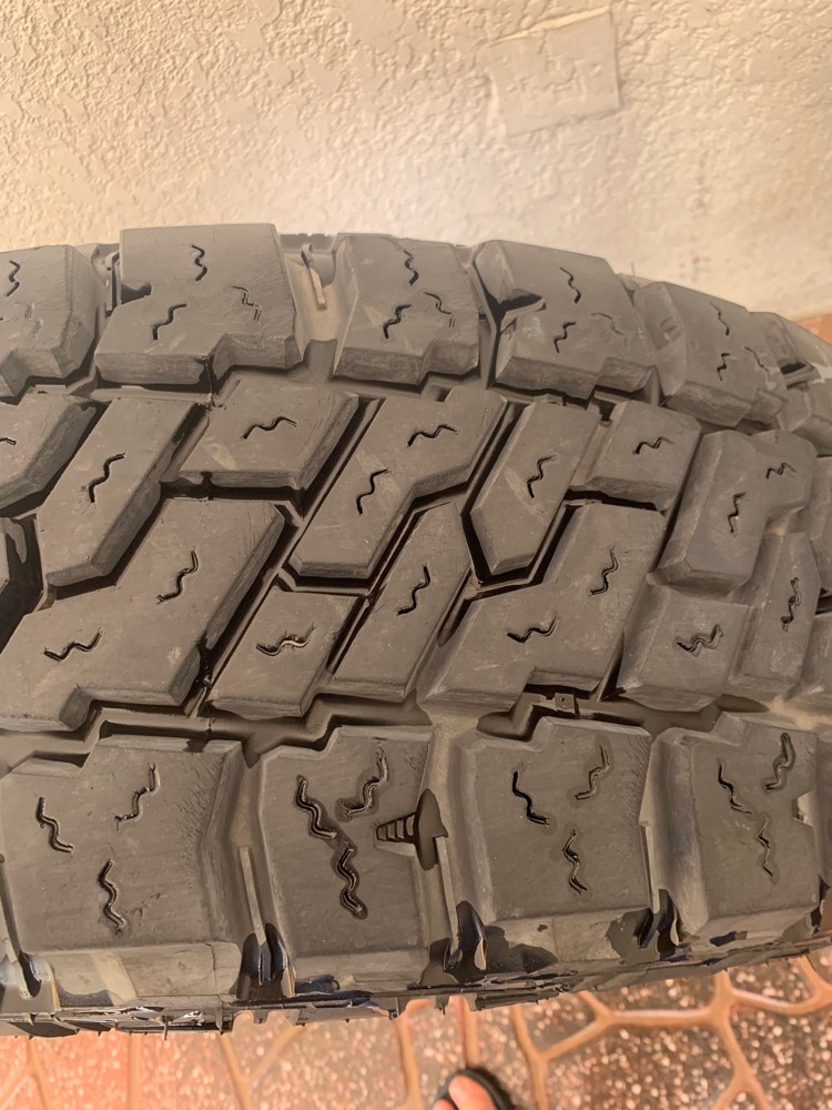 original tires in good condition  - 8