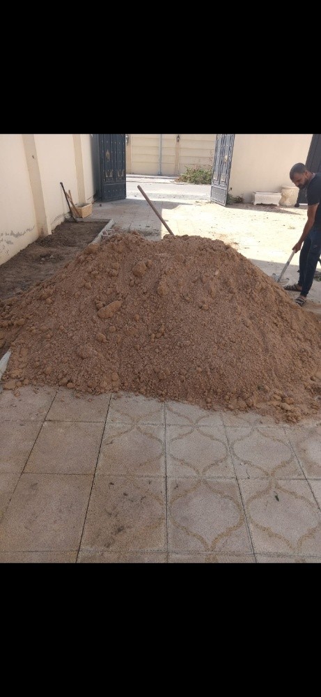 طين زراعي ورمل ومواد البناء - 1