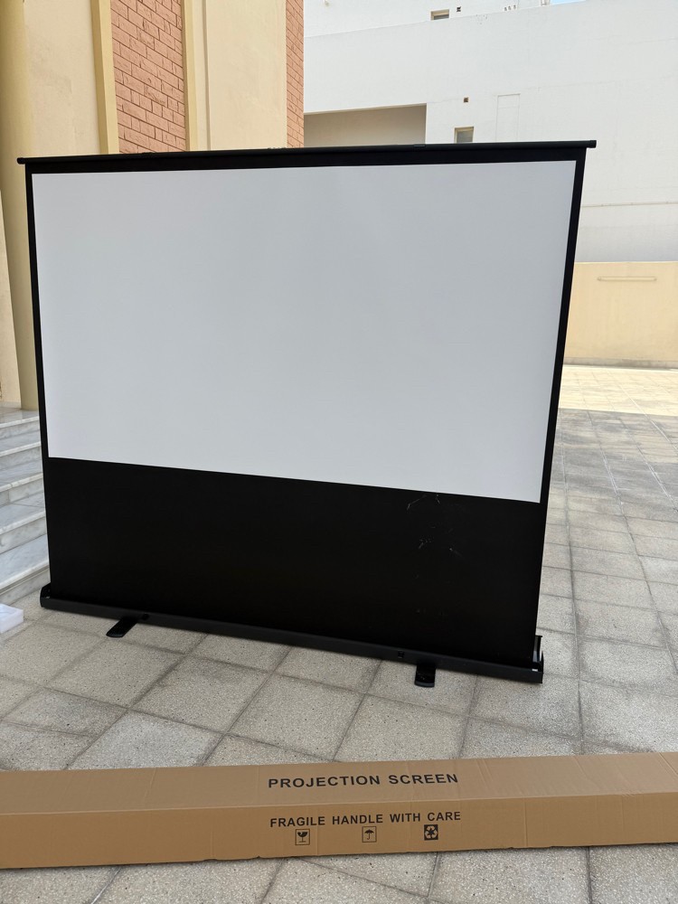 Foldable display screen - 1