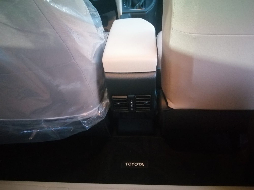Toyota Yaris 2023 for rent - 6