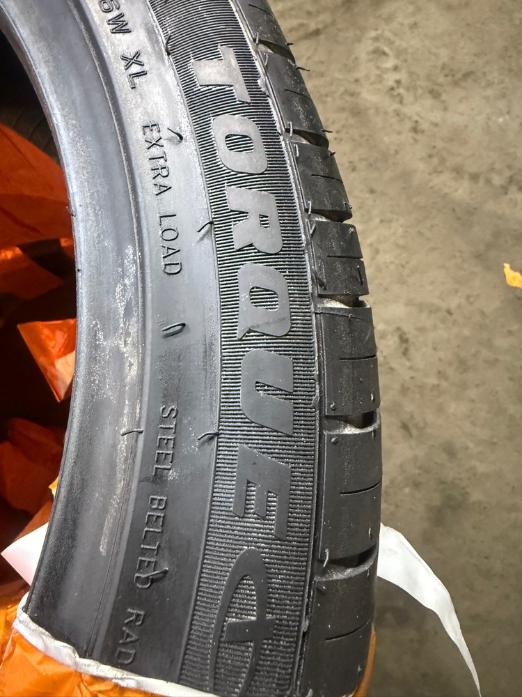 245/45/19 “ torque tyre - 3