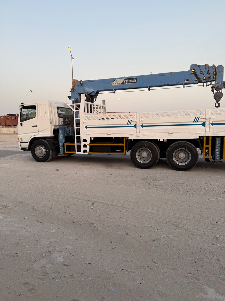Mitsubishi boom truck - 5