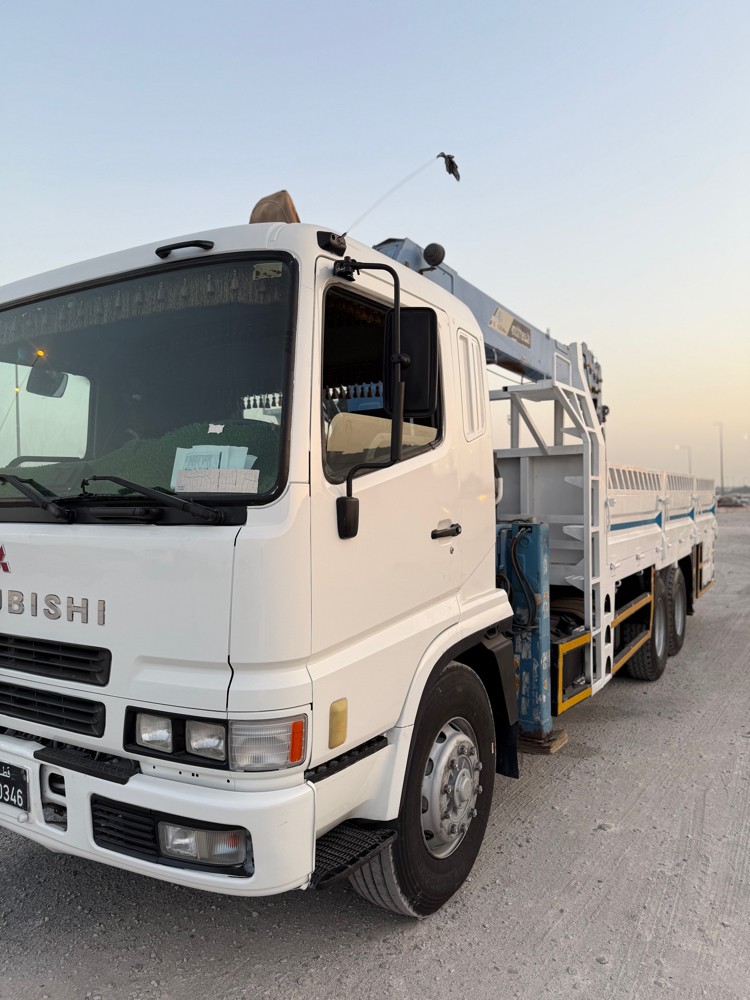 Mitsubishi boom truck - 6