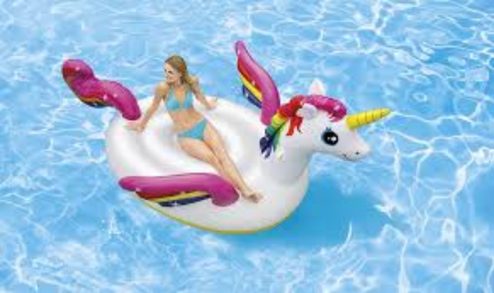 inflatable unicorne - 2