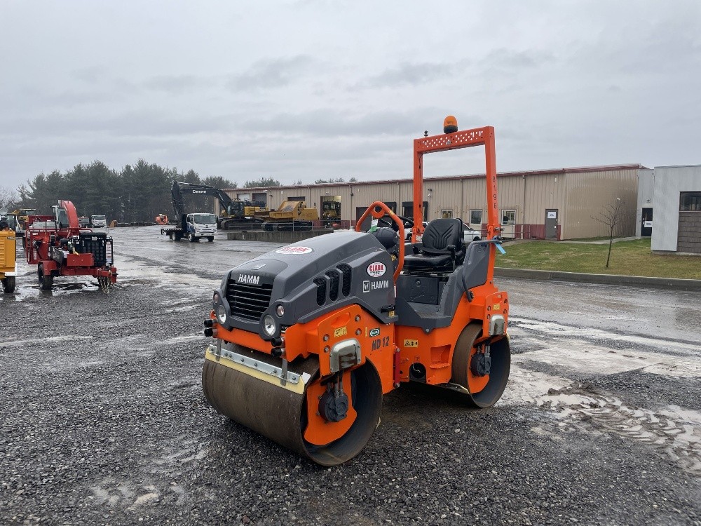 FOR RENT ROLLER 5 TON - 1