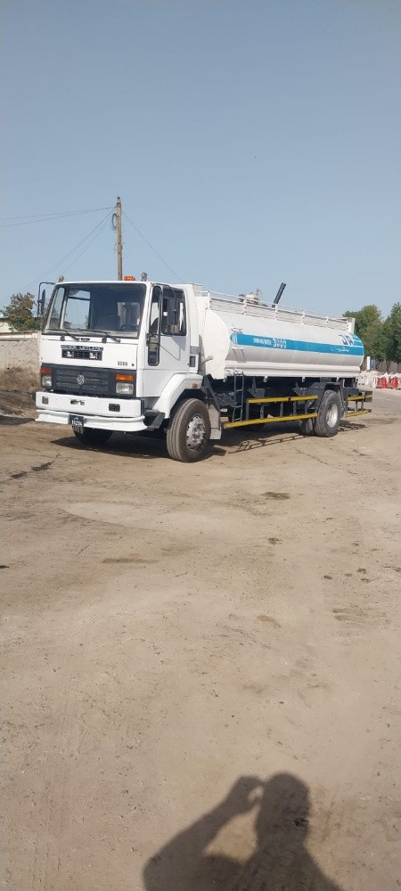 sweet water tanker  70709678 - 2