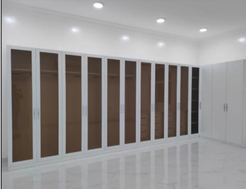 I offer custom carpentry and furn - 11