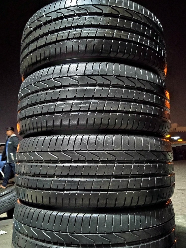 285-40-22 pirelli brand - 2