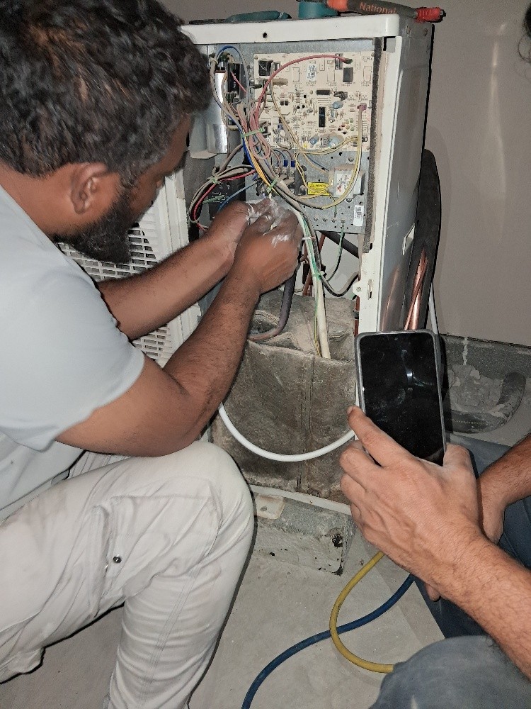 Latest model AC Selling. - 28